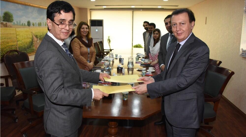 The signing ceremony between the Senate of Pakistan and UNFPA